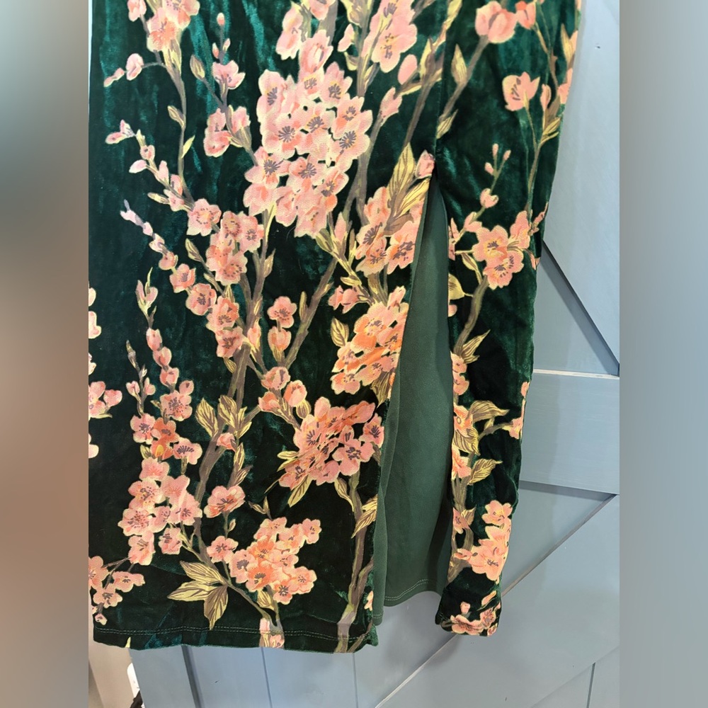 NWT Lulus Posh Forever Emerald Floral Burnout Velvet Midi Dress Size S - Picture 4 of 10